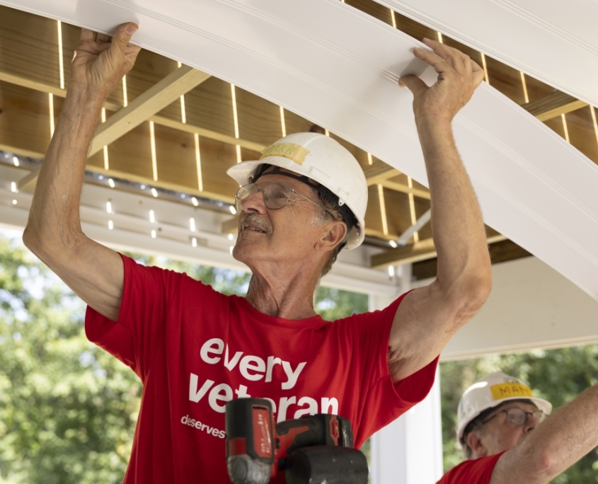 USNJ-23-RJ-311-00039 Veteran building a home